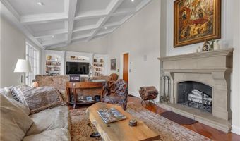 35 TIMBERLAND Dr, Lincoln, RI 02865