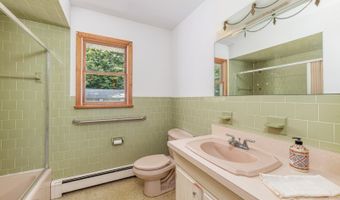 245 Barrett Rd, Alloway, NJ 07462