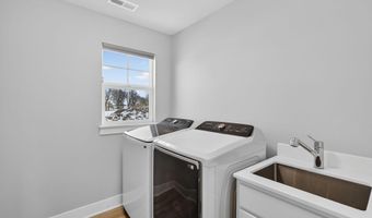 4803 Everest Ave, Ames, IA 50014