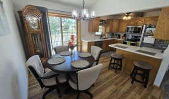 613 Springview Cir, Beatrice, NE 68310