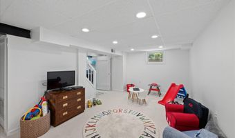 5901 DEVONSHIRE Dr, Bethesda, MD 20816