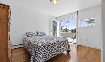 16 Courtway St, Narragansett, RI 02882