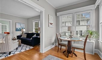 75 Ayrault St 1, Newport, RI 02840