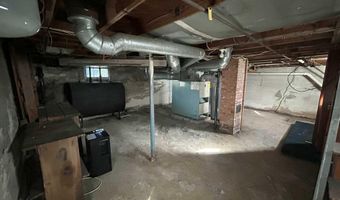 208 7th St, Bangor, ME 04401