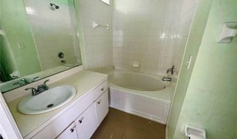 7406 OXFORD GARDEN Cir, Apollo Beach, FL 33572