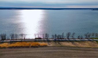 39 W Shore Rd, Alburgh, VT 05440