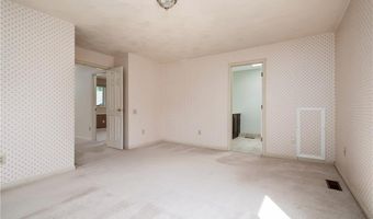 96 Nipmuc Trl B, North Providence, RI 02904