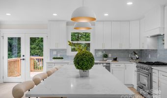 215 Wyanoke Ave, Charlotte, NC 28205