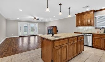 6422 Foxtail Park Dr, Bartlesville, OK 74006