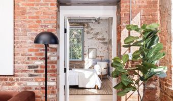 901 KING St 202, Alexandria, VA 22314