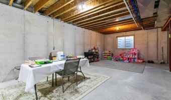 2712 W FALLEN OAK Dr, Appleton, WI 54913