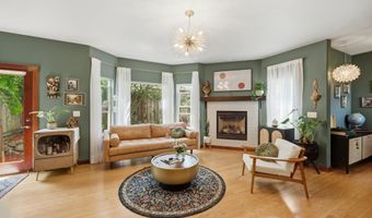 62 N Mountain Ave, Ashland, OR 97520