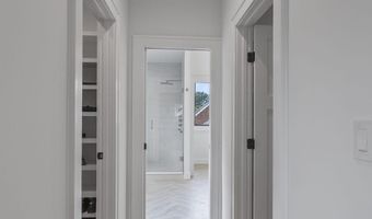 414 N MONROE St, Arlington, VA 22201