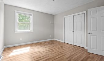 19 Irondale St, Warwick, RI 02886