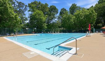 1401 S EDGEWOOD St 500, Arlington, VA 22204