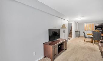 502 Oak Ridge Trails Ct, Ballwin, MO 63021