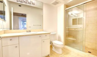 19900 E Country Club Dr 216, Aventura, FL 33180