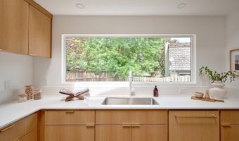 15565 SW BRISTOL Ln, Beaverton, OR 97007
