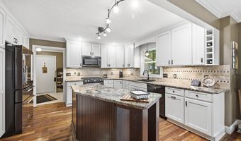 2316 Woodview Ct, Ashland, OH 44805