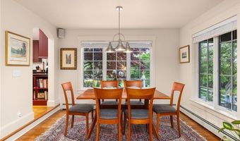 56 Summerfield Ln, Middletown, RI 02842