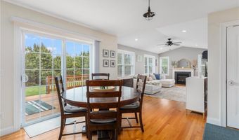 101 Austin Meadows Ln, North Kingstown, RI 02852
