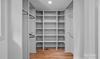 4209 Windwood Cir, Charlotte, NC 28226