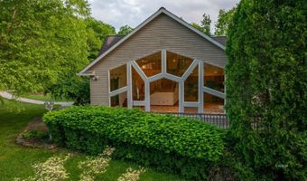 6300 Jonathan Ln, Albany, OH 45710