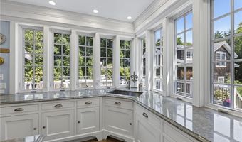 14 Bay View Rd, Charlestown, RI 02813