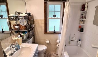 19 Pomeroy Rd, Athens, OH 45701