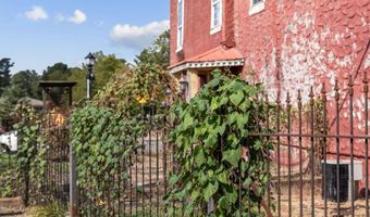 115 S Main St, Adairsville, GA 30103