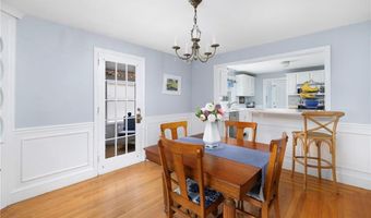 221 Trinity St, Warwick, RI 02886