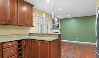 10 PINTO Ct, Rockville, MD 20850