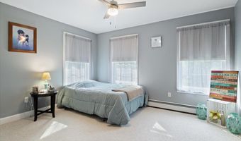 4 Dunnmoore Dr, Bow, NH 03304