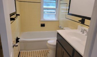 2250 N QUANTICO St, Arlington, VA 22205