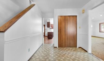 3908 SHORT HILL Dr, Allentown, PA 18104