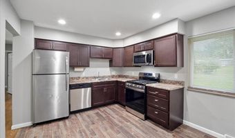 113 Roland Ave, Ballwin, MO 63021