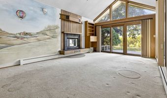 521 W SENECA Dr, Appleton, WI 54911