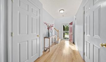 305 Rembrandt Way 305, Abington, MA 02351