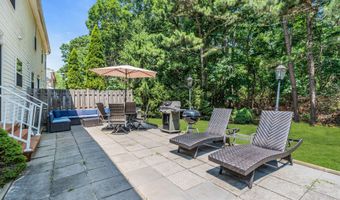 18 Foxmoor Ln, Bayville, NJ 08721