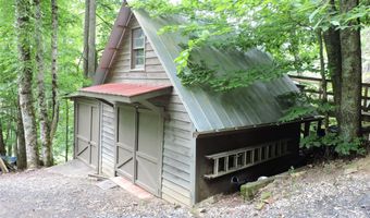 963 Melton Branch Rd, Bakersville, NC 28705