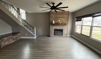903 L St, Aurora, NE 68818