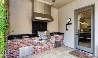 10757 Royal Ridge Ave, Baton Rouge, LA 70810