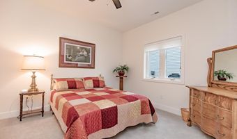 1018 Emerald Hills Dr, Arnolds Park, IA 51331