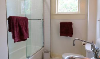 526 Academy St, Bainbridge, GA 39819