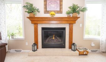 11686 Parkwood Dr, Alden, NY 14004