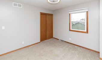 1101 SE Innsbruck Dr, Ankeny, IA 50021