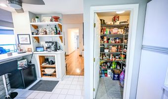 2515 BOSTON St 1108, Baltimore, MD 21224