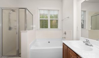 2 Thornwood Ct, Arden, NC 28704