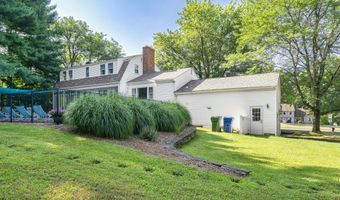 16 Iron Gate Ln, Cromwell, CT 06416