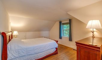 18 Plum Tree Rd, Amherst, MA 01002